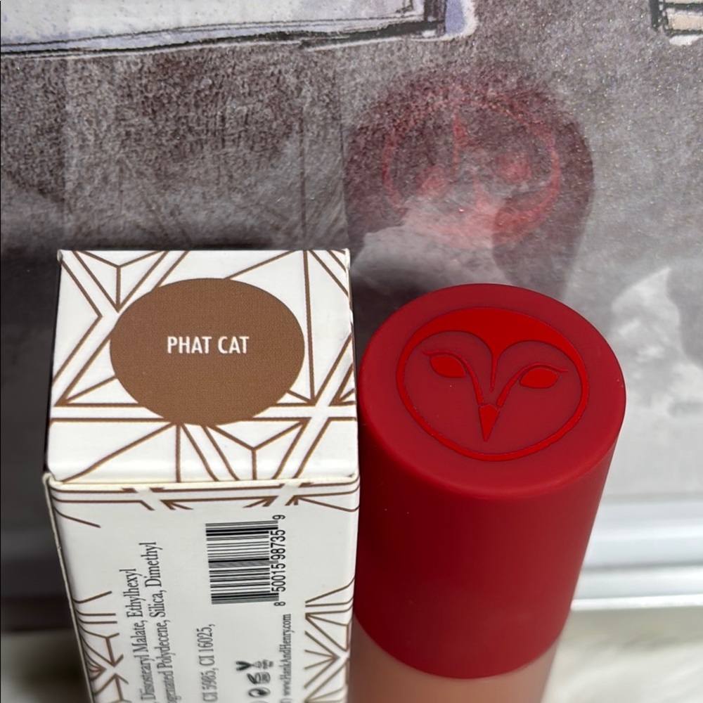 Liquid Mousse Matte Lipstick - Red - Picture 2 of 3